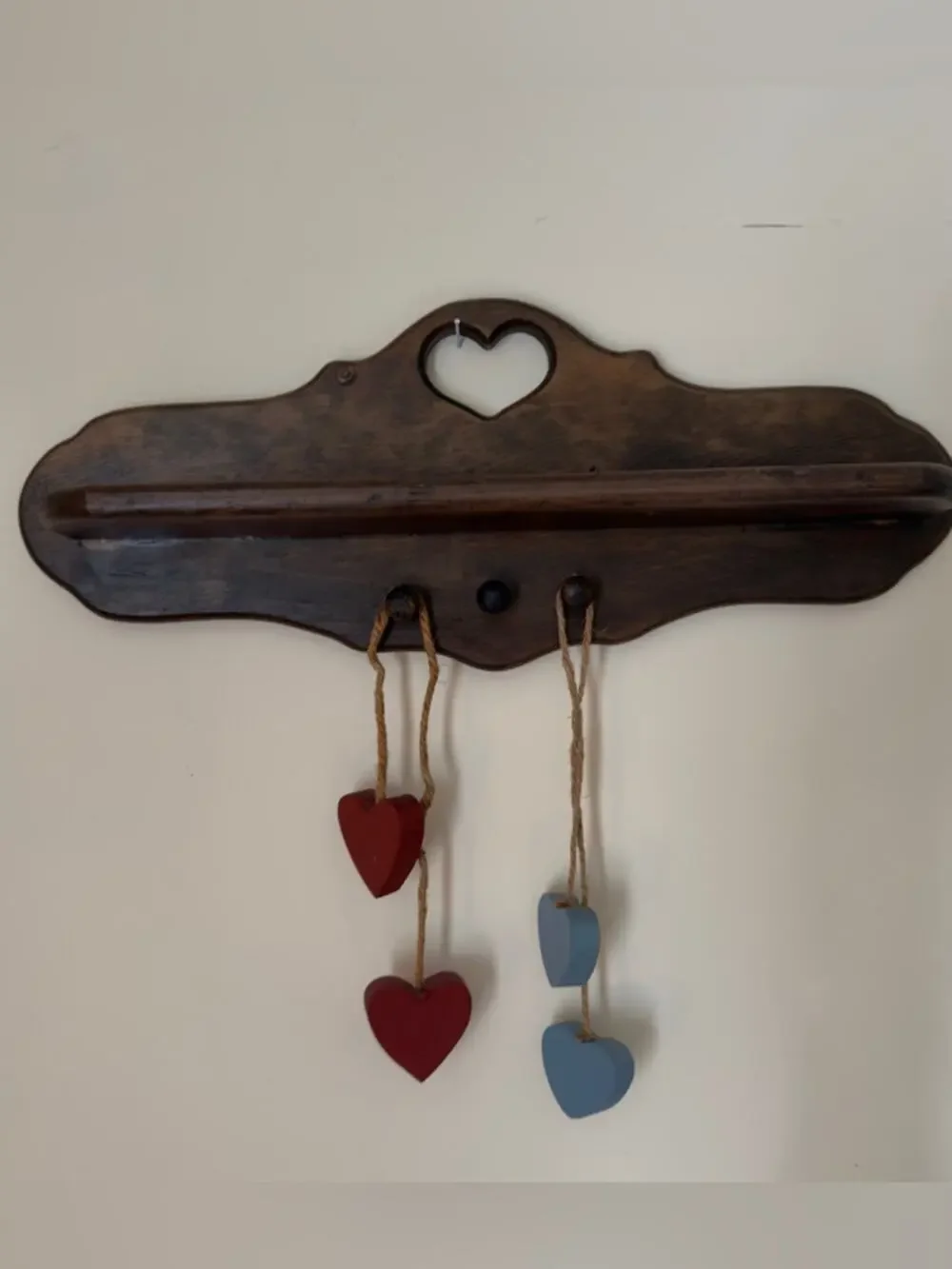 Vintage Wooden Country Hanging Heart Shelf 9” x 23” w/wooden hanging hearts